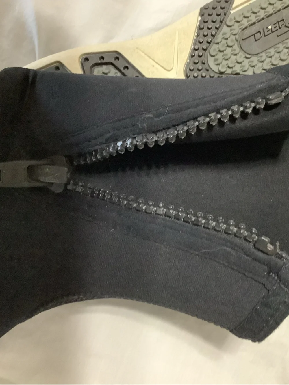 Deep see Men's Black Neoprene Dive Boots size 8
